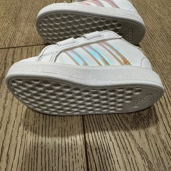 Adidas Grand Court 2.0 I 'White Iridescent' toddler sneakers. - Picture 5 of 5